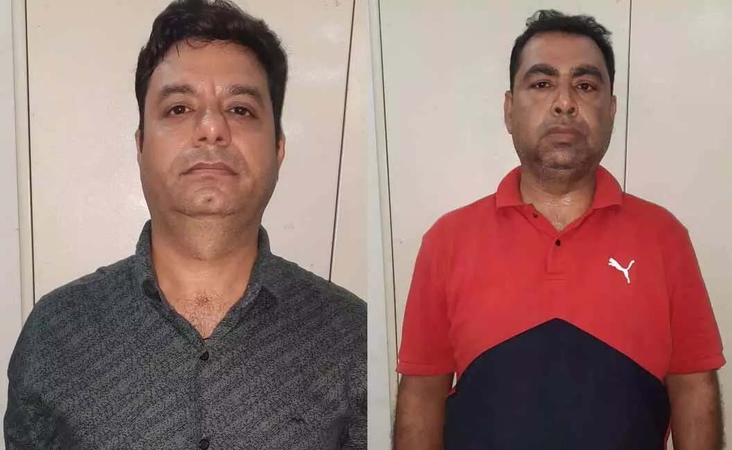 Two operators of sales shop arrested, selling fake bags in Raipur