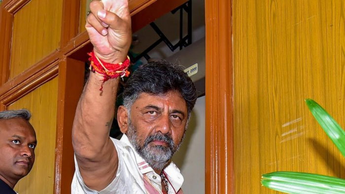DA case against DKS: HC extends interim stay against CBI probe