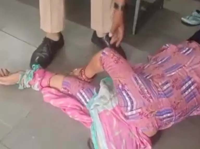 Fealty of Kalyugi son-daughter-in-law, murderous attack on mother-in-law with knife