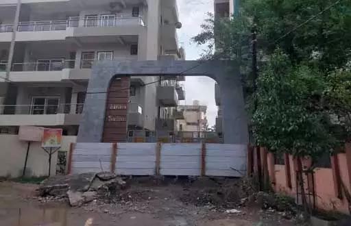 People upset due to builder, tension situation in this colony