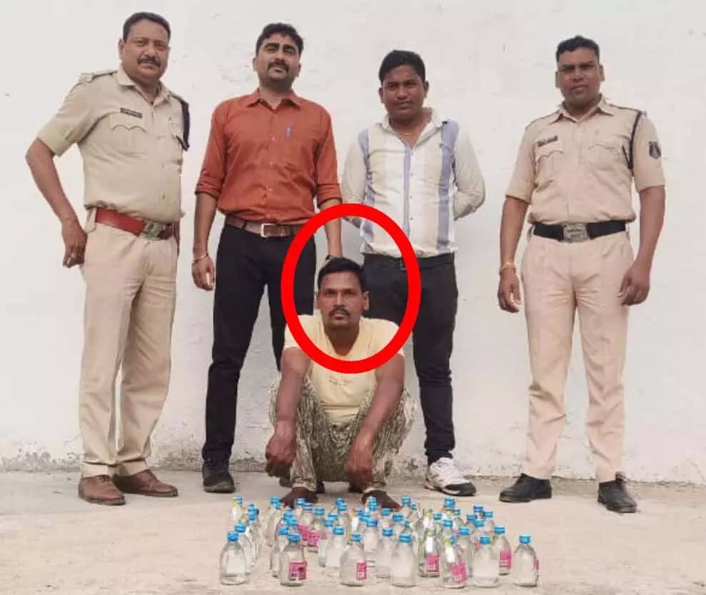 One accused arrested with 51 pauva country liquor