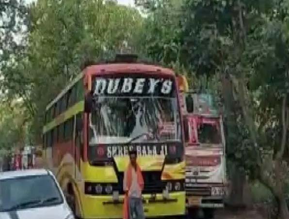 Accidental truck removed from National Highway, traffic relaxed