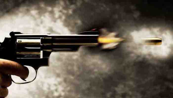 Naxalites shot their partner, accused of misbehaving with the women of the organization