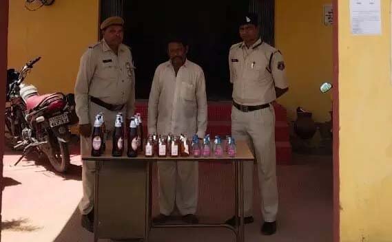 Smuggler caught with bottle of beer and Goa