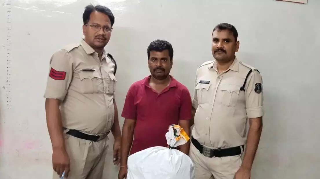 Accused Abdul Sakur arrested with 5 kg ganja