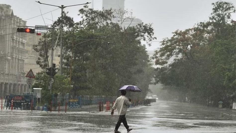 There may be light rain in Delhi