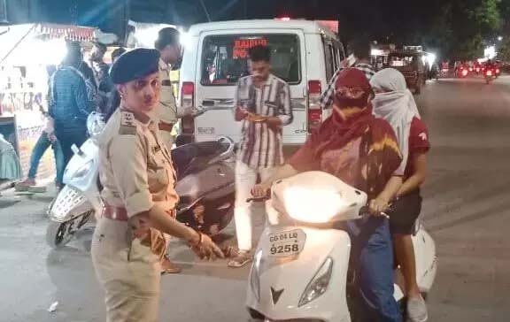 Raipur police cut challan of 70 vehicles