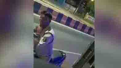 By threatening the policeman asked for bribe, he was drunk