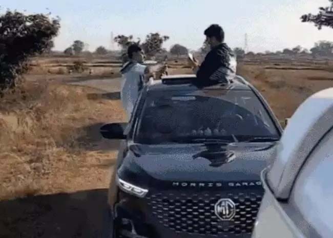 Convoy of stuntmen celebrated birthday like this, action will be taken