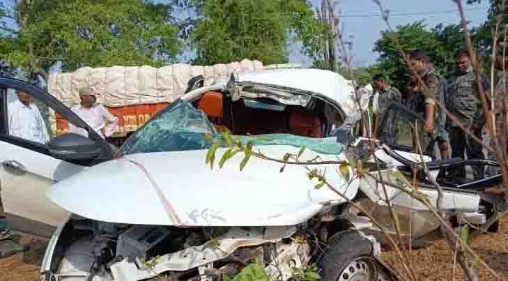 Woman and boy killed in car, condition of 4 critical after hitting truck