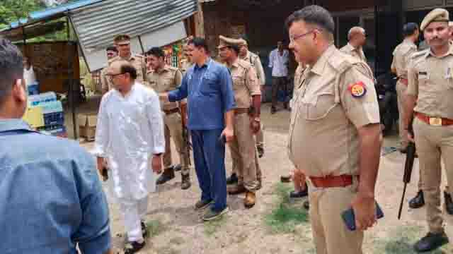 Car of former minister Siddharthnath Singh’s convoy overturned, 5 injured including driver