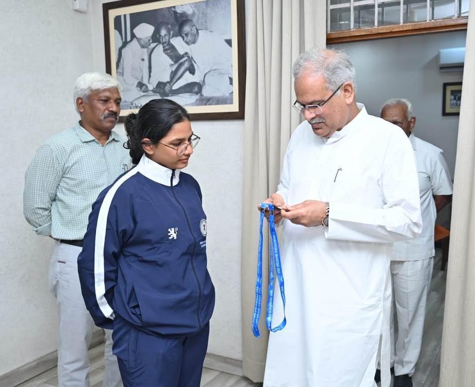 Chief Minister Bhupesh Baghel extends his best wishes for her bright future
