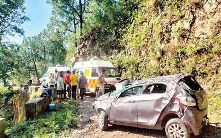 Tourists’ car met with an accident, four people were injured