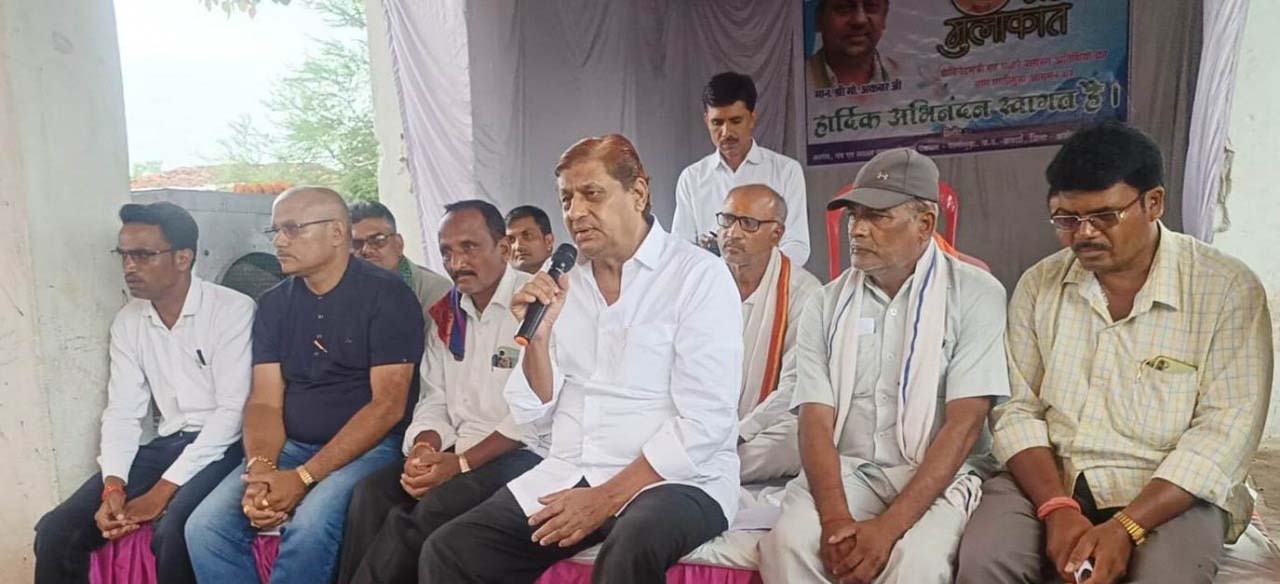 Cabinet Minister Mohammad Akbar conducted Bhent Mulaqat with the villagers of Paligudha and Sonpuri