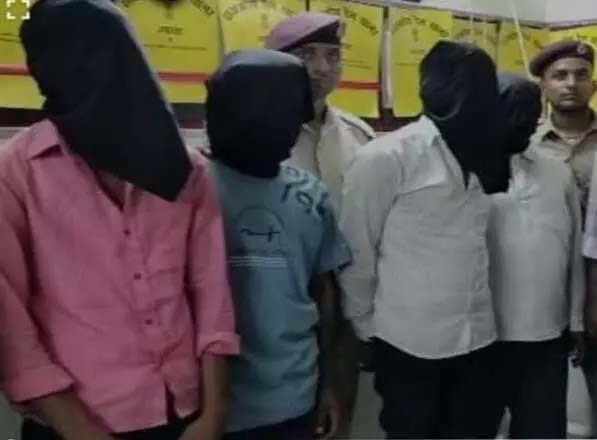 Gang of smugglers caught with charas