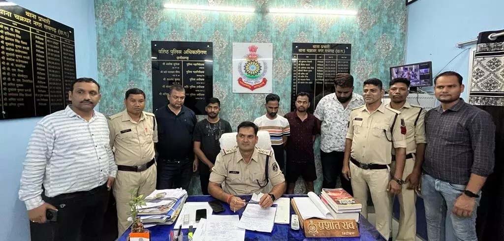 Action against those who feed online betting in the city, 5 arrested