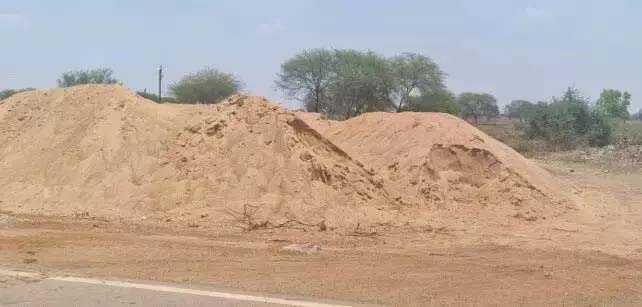 Chain mountain machine seized from river, department took action on sand thieves
