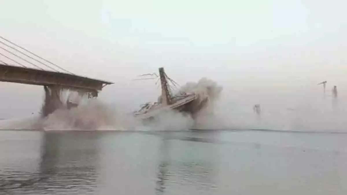 Four lane bridge under construction in river Ganges fell into the river, watch video