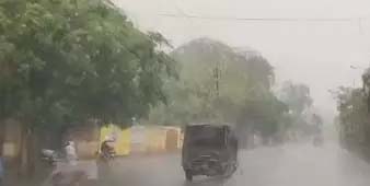 Lightning fell with rain, one killed, 2 youths injured