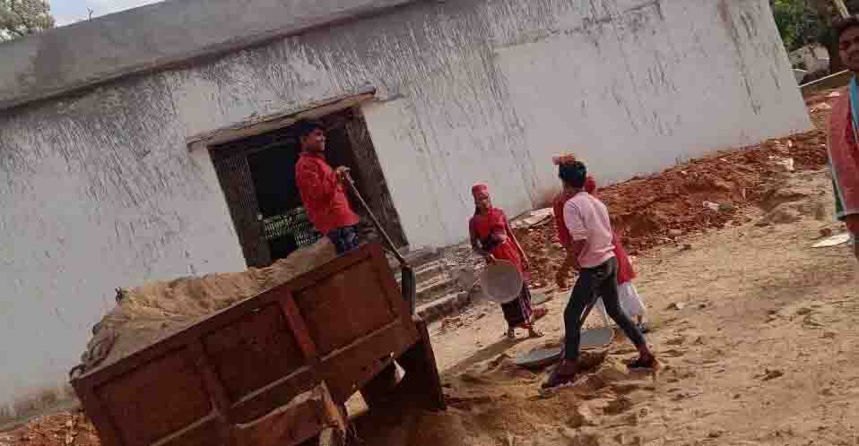 Action should be taken against the contractor, getting work done by minors