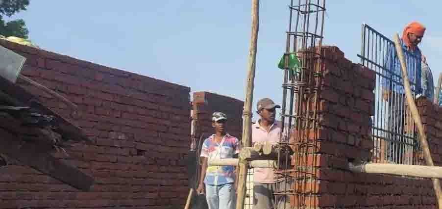 Illegal construction next to the police station, court ordered action
