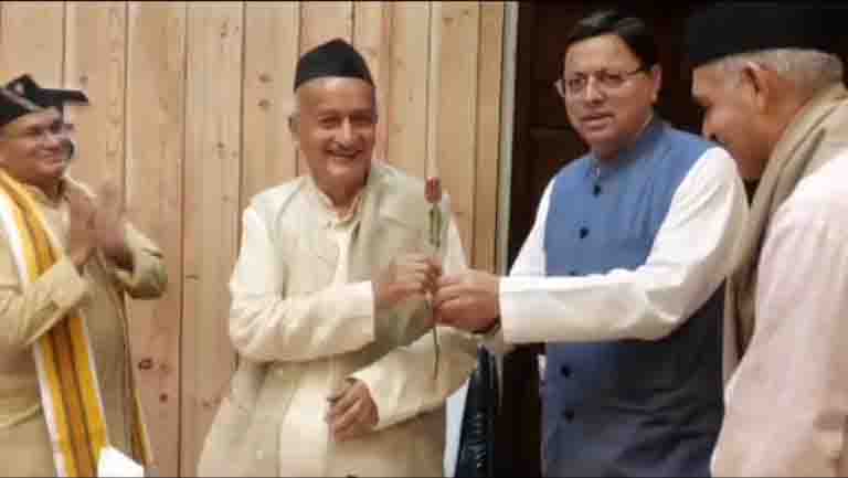 CM Dhami honored democracy fighters