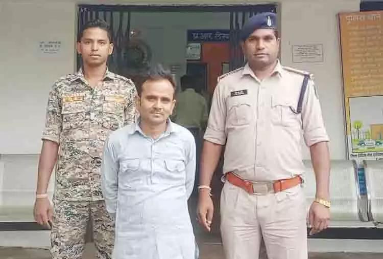 Divider and railing broken on National Highway, truck driver arrested