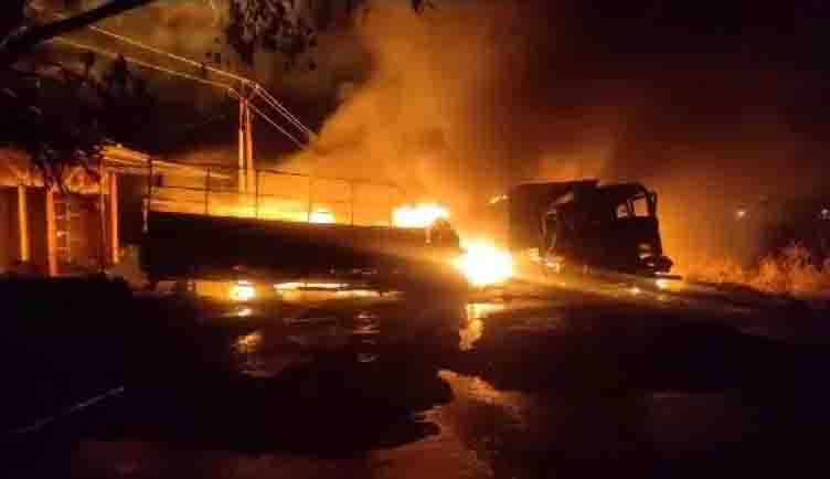 Fierce fire caused by a fierce collision between Hiva and Mazda