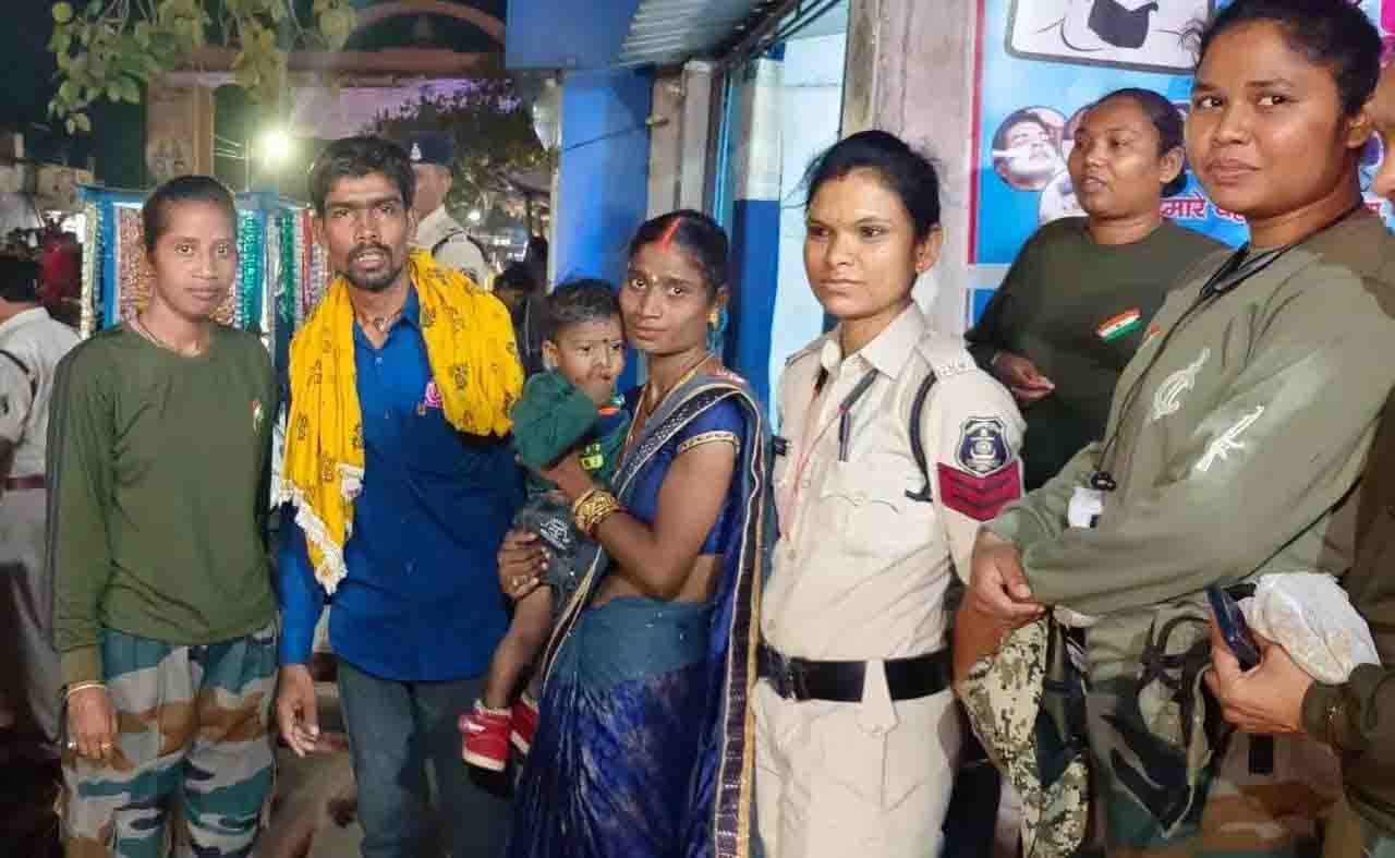 Innocent was lost during the crowd, police reunited with parents