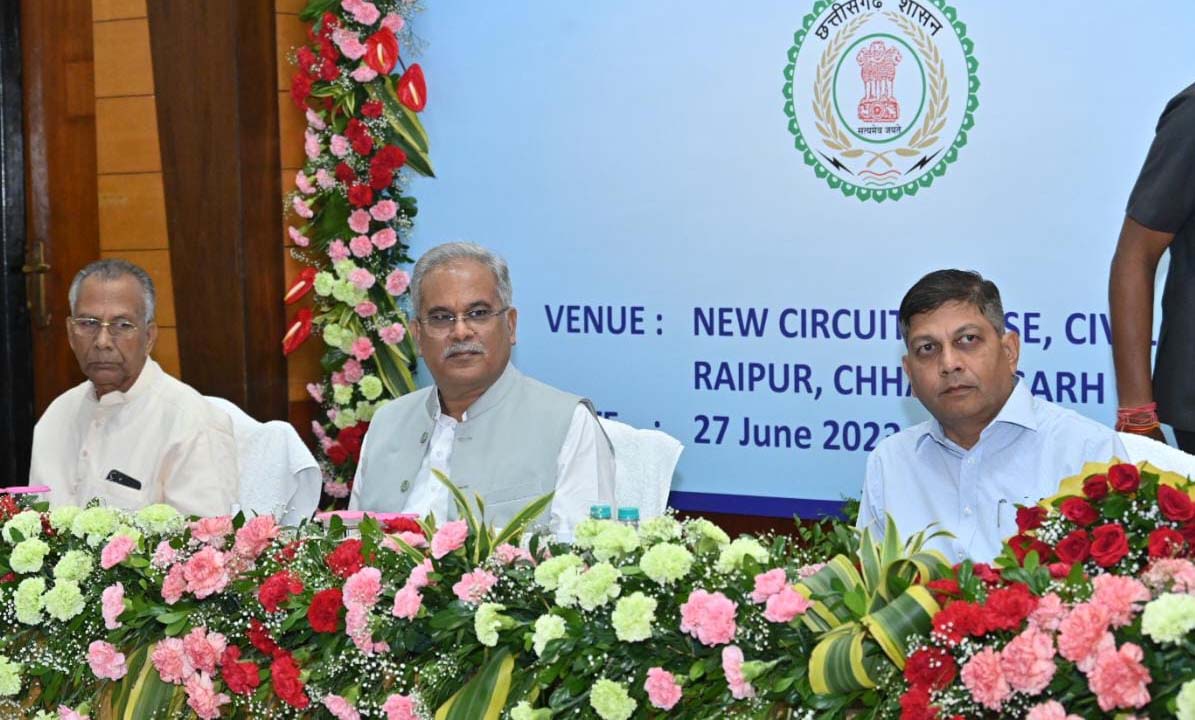 The meeting of Unified Command chaired by Chief Minister Bhupesh Baghel was held today at the New Circuit House in Raipur