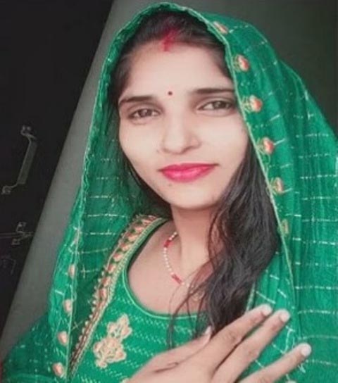 Daughter-in-law did such an act in the night, father-in-law cut her neck with an ax