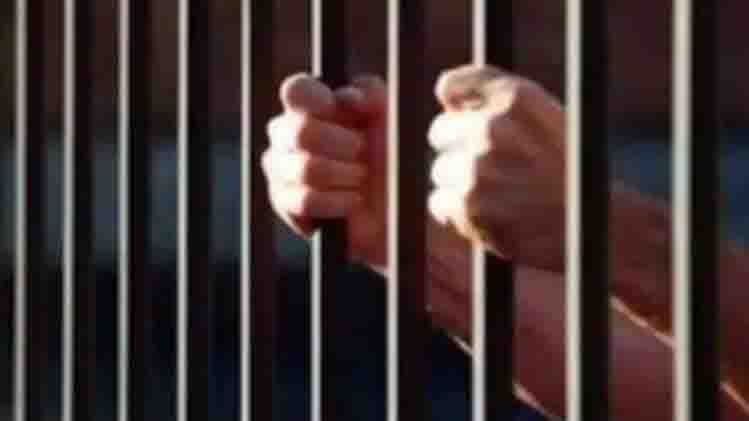 Robbery accused tried to run away on the pretext of defecation