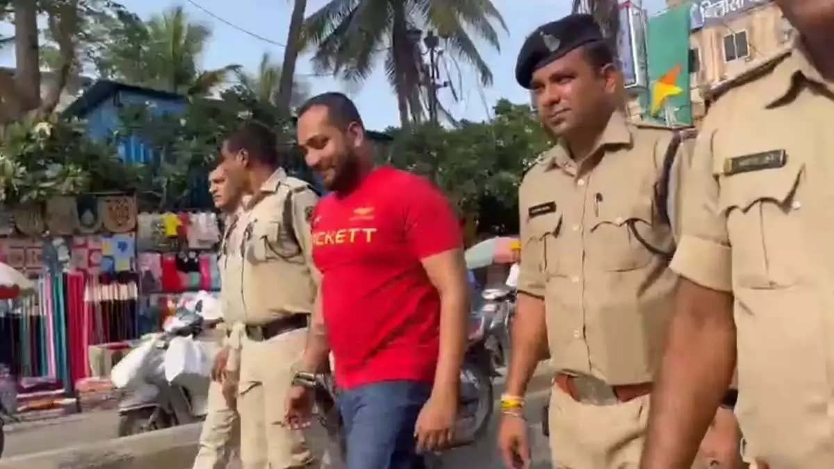 Kotwali police took out a history sheeter’s procession