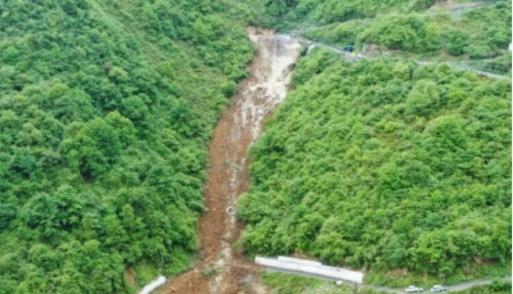 China mountain collapse death toll rises to 19