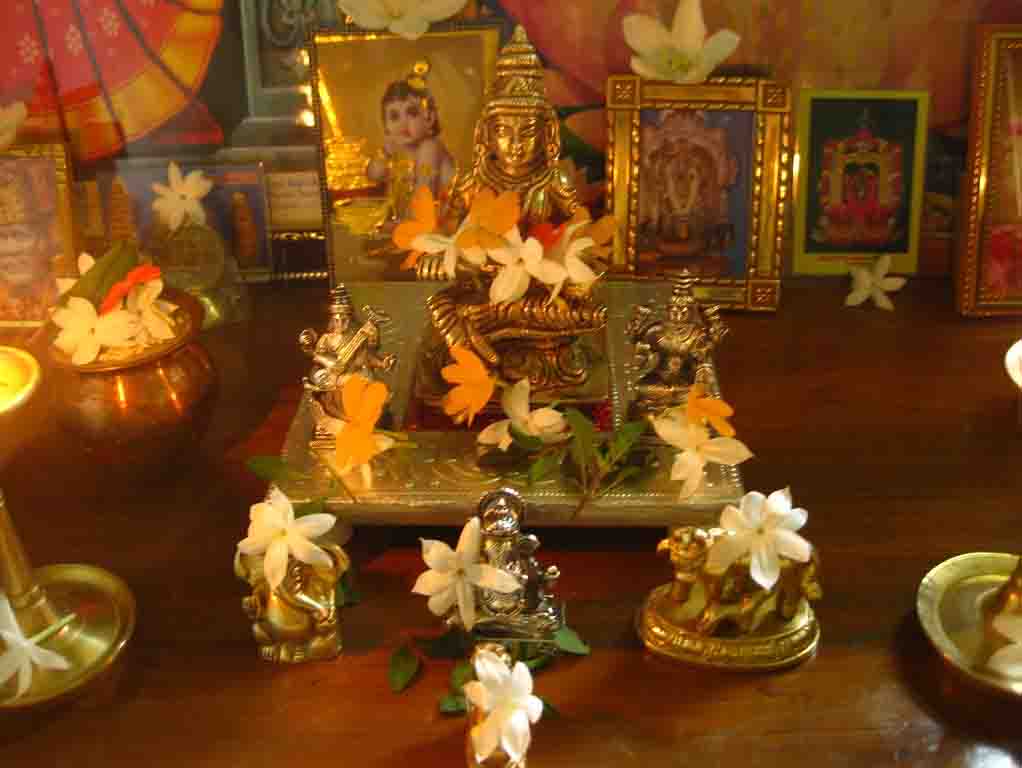Do not keep these 5 things in the worship room of the house, can invite poverty
