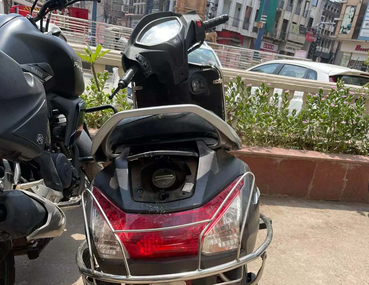 A young man was watching a customer selling a stolen scooty near Kalibari, arrested