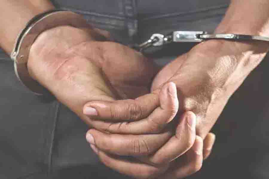 Police constable attacked with surgical blade, two arrested