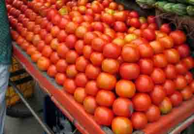 Tamil Nadu government is selling tomatoes at ration shops