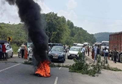 Jharkhand bandh has tremendous impact in five districts, dozens of trains stuck, many highways stalled