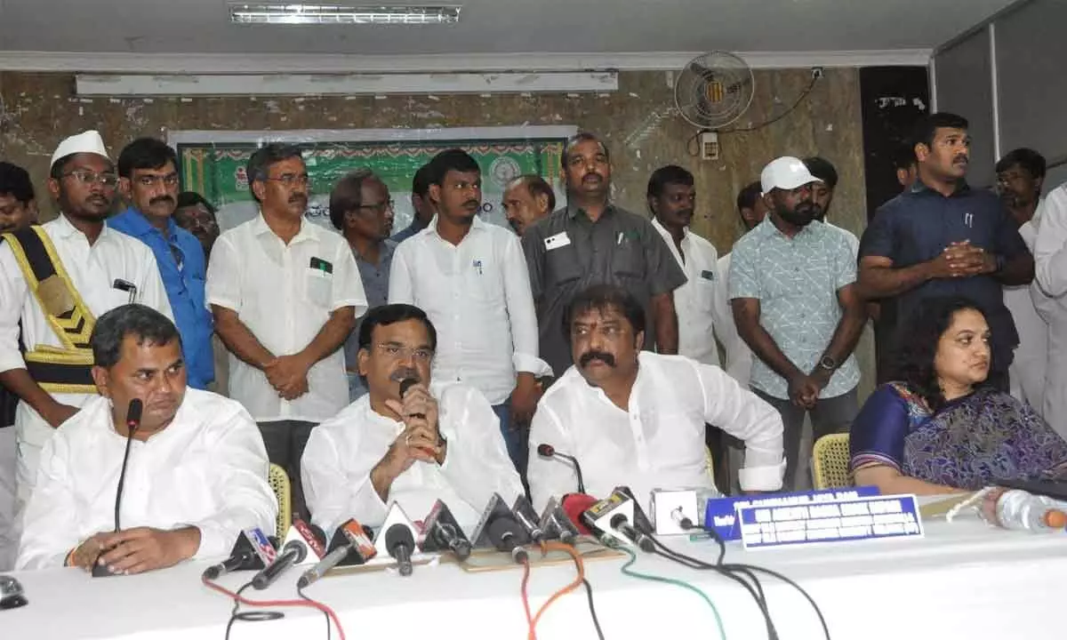 Take steps to upgrade schools: Deputy CM to Collector