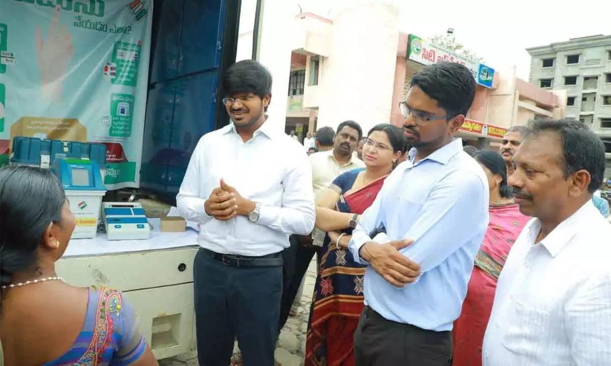 Use of EVM and VVPAT demonstrated