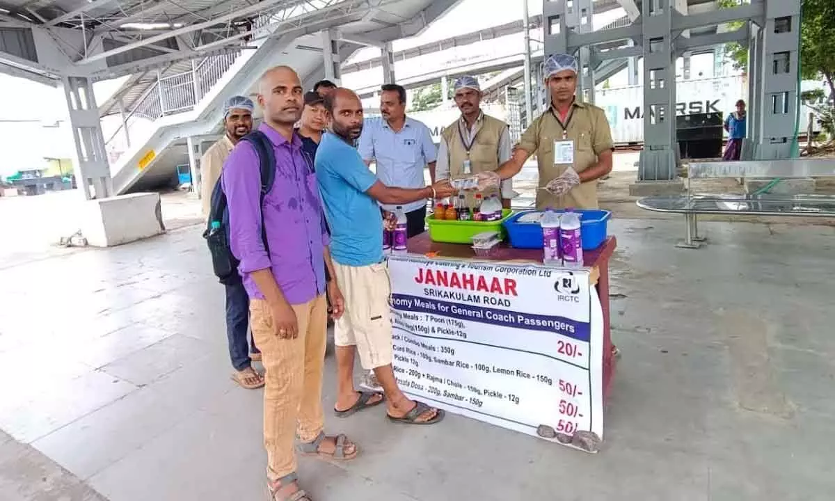 ‘Janata Khana’ at General Coach locations