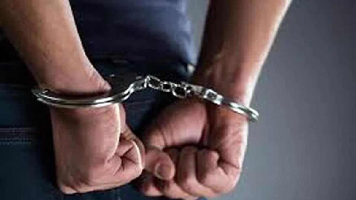 Two robbers who targeted elderly and women arrested